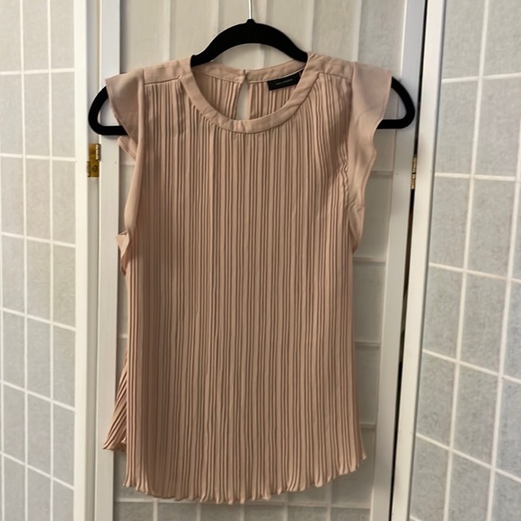 Halogen Tops - HALOGEN | Beautiful Nude Pink Pleated Sleeveless Top size XS Petite